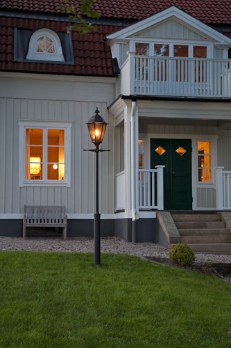 Konstsmide Standleuchte Pallas, inkl. Pfahl, Taurus (550-750)