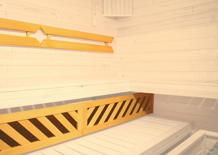 Weka Premium Massivholz-Elementsauna Kemi Panorama 1 mit Glastür+2 Fenster und Sternenhimmel - 45 mm