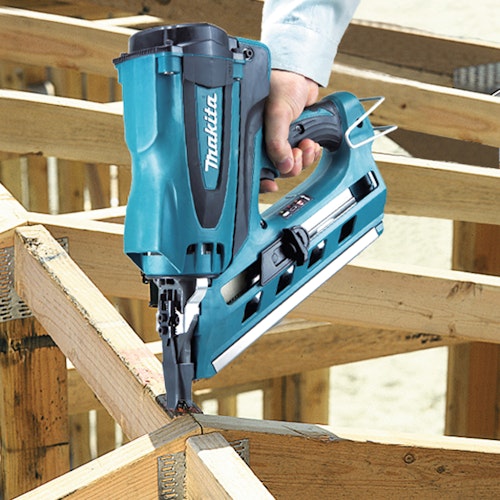Makita Akku-Gasnagler GN900SE
