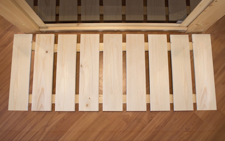 Karibu Bodenrost aus Fichtenholz 46,5 x 100 cm