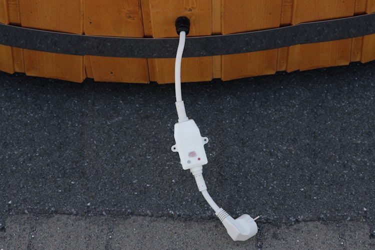 Wolff Finnhaus Badebottich Hot Tub Typ 2 Ø 200 cm mit Acrylwanne & LED-Beleuchtung