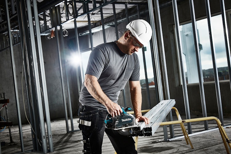 Makita Akku-Metallhandkreissäge DCS553RTJ