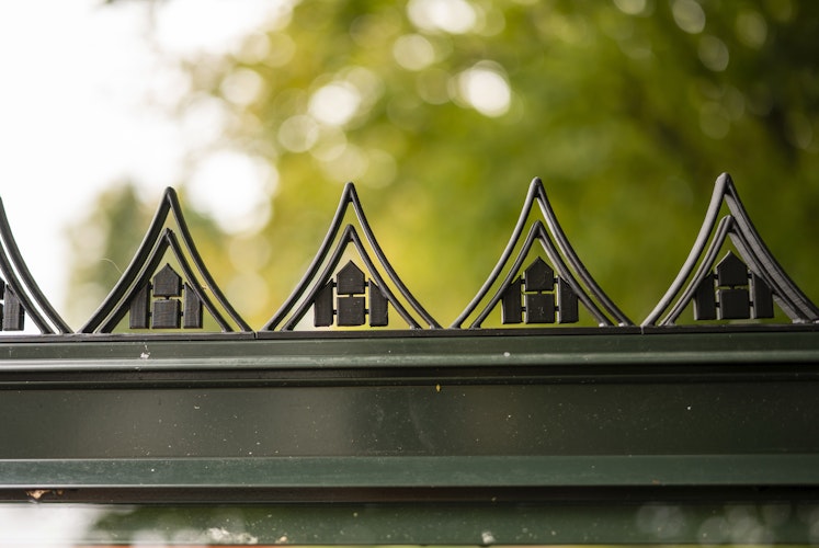 Juliana Firstverzierung für Gewächshaus Icon Pflanzenhaus 6 & 8 - 7,3 m² / 9,7 m²